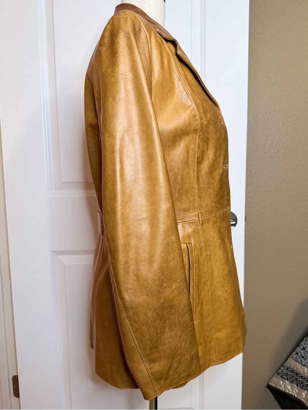 Vintage | Vera Pelle | Italian Leather Jacket | Women’s Size S | Camel Tan - Picture 3 of 12